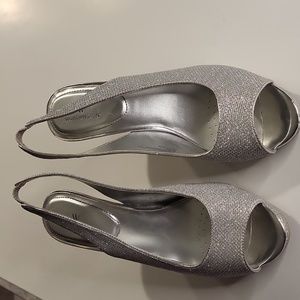 Worthington silver high heels. Size 7 1/2 M